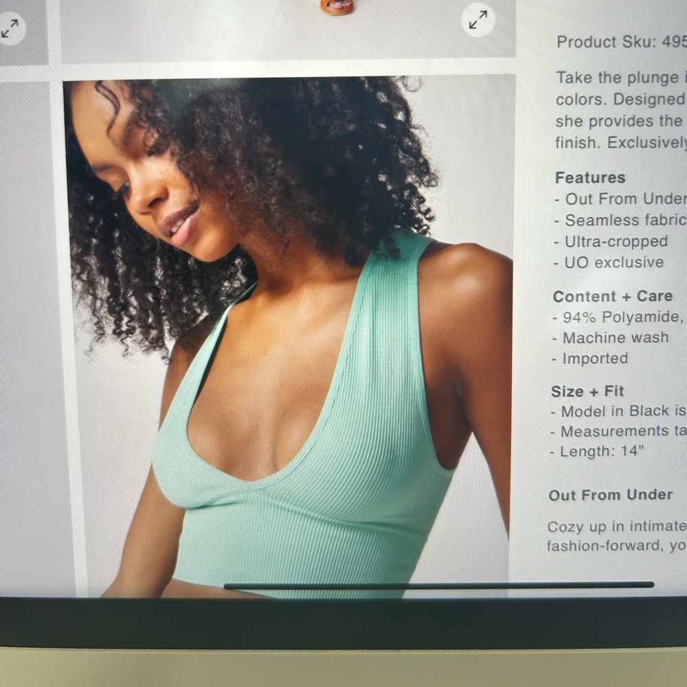 Out from under hailey seamless plunge bra top. Urban outfitters size small!